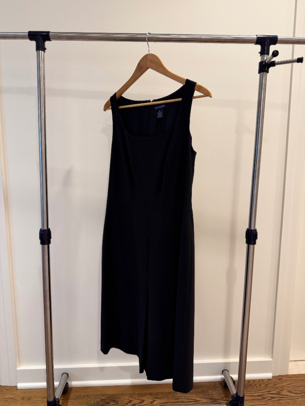Ann Taylor Black Mini (Size 10)
